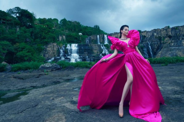 Hoa hậu H’Hen Niê, Phương Khánh, Hương Giang đẹp lộng lẫy trong BST của NTK Linh San