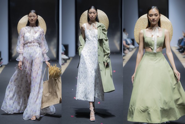 Hoa hậu Khánh Vân mang cánh đồng hoa lên sàn diễn Hoa hậu Khánh Vân mang cánh đồng hoa lên sàn diễn