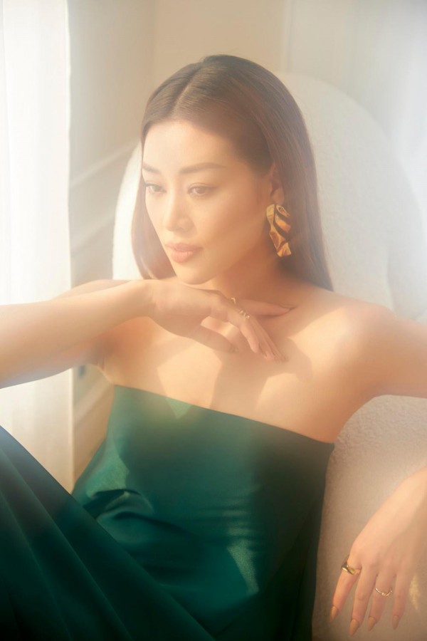 Hoa hậu Khánh Vân muốn truyền tải thông điệp về người phụ nữ hiện đại qua bộ ảnh mới