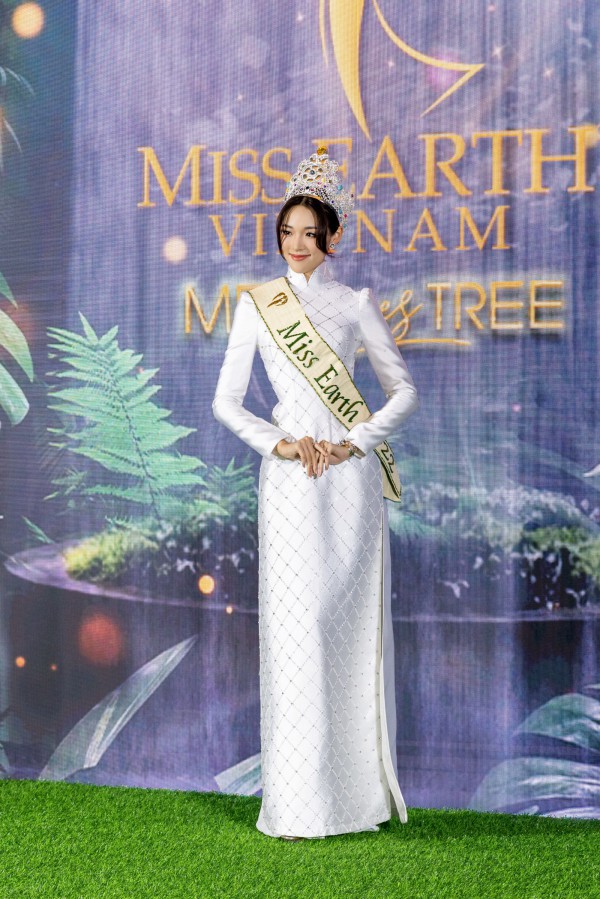 Hoa hậu Mina Sue Choi nền nã trong tà áo dài, làm đại sứ ”Miss Earth Vienam 2023”