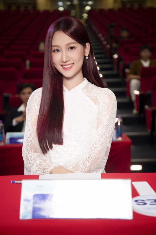 Hoa hậu Quế Anh chấm sơ khảo Hoa hậu Sinh viên Hòa bình Việt Nam 2025 Hoa hậu Quế Anh chấm sơ khảo Hoa hậu Sinh viên Hòa bình Việt Nam 2025