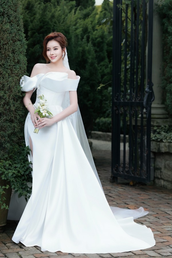 Hoa hậu Sella Trương khoe vẻ đẹp quyến rũ với váy cưới Hoa hậu Sella Trương khoe vẻ đẹp quyến rũ với váy cưới