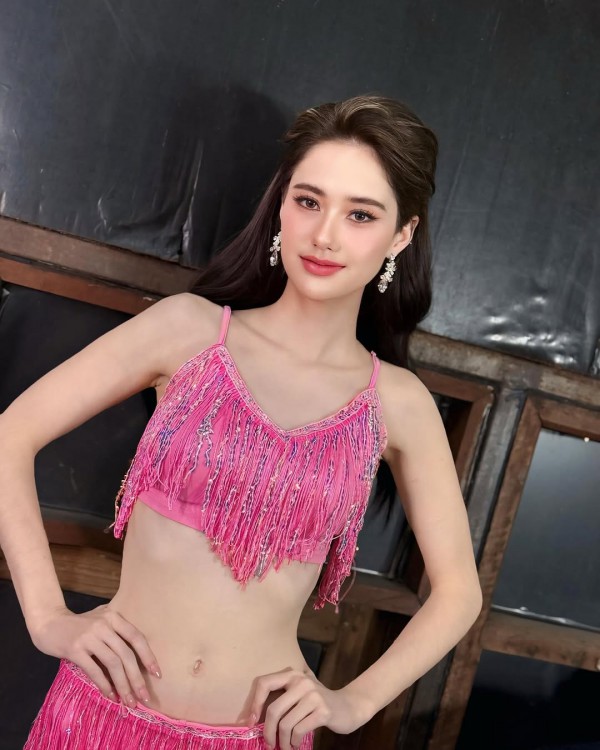 Hoa hậu Thái Lan gây chú ý với phong cách tomboy Hoa hậu Thái Lan gây chú ý với phong cách tomboy