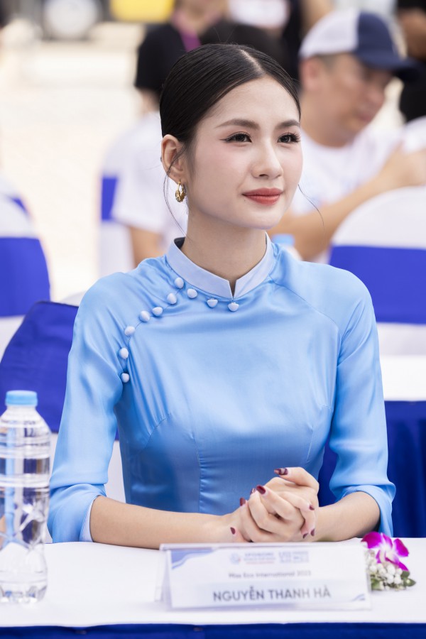 Hoa hậu Thanh Hà khoe sắc với áo dài, làm đại sứ cuộc thi nhặt rác bảo vệ môi trường Hoa hậu Thanh Hà khoe sắc với áo dài, làm đại sứ cuộc thi nhặt rác bảo vệ môi trường