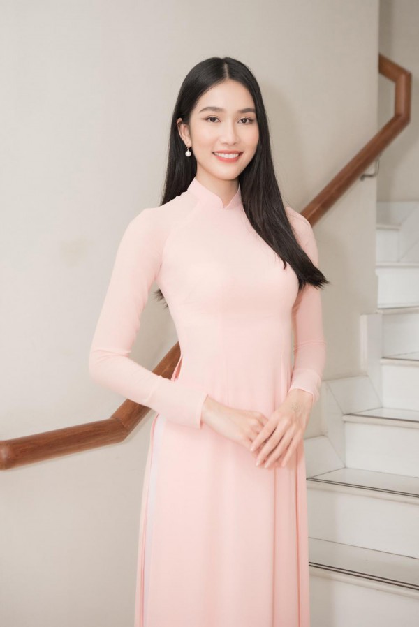 Hoa hậu Đỗ Thị Hà xuất hiện trở lại, khoe nhan sắc rạng rỡ nhờ thay đổi nhỏ trên khuôn mặt