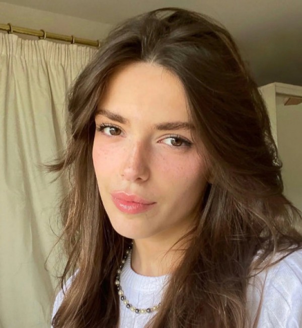 Học phụ nữ Pháp cách chăm sóc da mùa hè Học phụ nữ Pháp cách chăm sóc da mùa hè