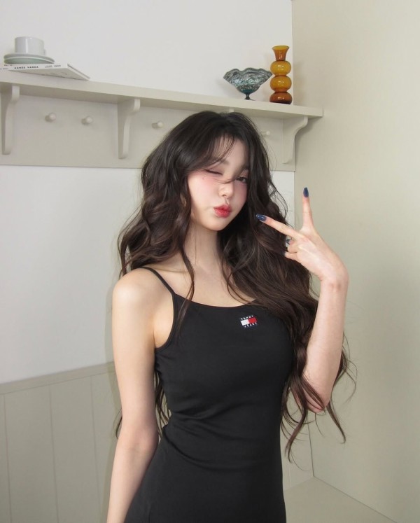 Học sao Hàn phối đồ cùng các trang phục "hai dây" Học sao Hàn phối đồ cùng các trang phục "hai dây"