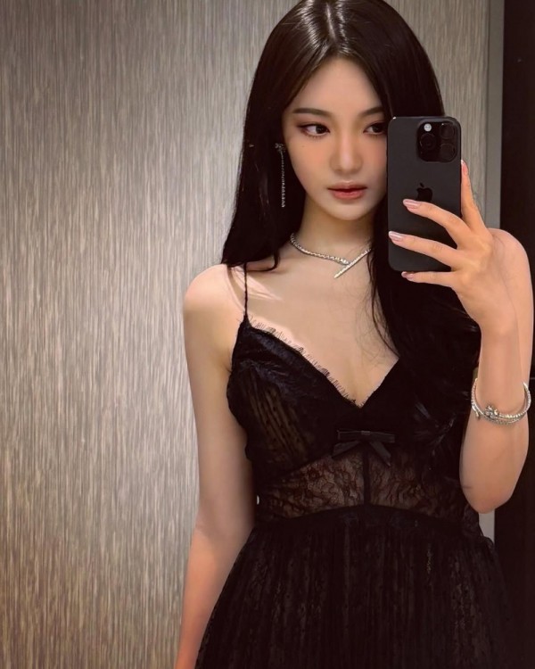 Học sao Hàn phối đồ cùng các trang phục "hai dây" Học sao Hàn phối đồ cùng các trang phục "hai dây"