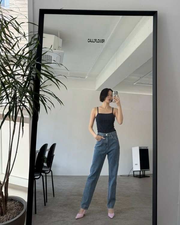 Học sao Hàn phối đồ cùng các trang phục "hai dây" Học sao Hàn phối đồ cùng các trang phục "hai dây"