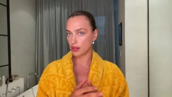 Irina Shayk dùng đá lạnh giúp da săn chắc, căng mịn