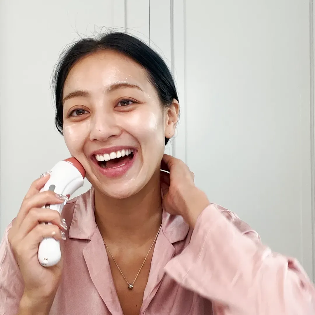 Jihyo tiết lộ cách giữ da không khô sạm khi đi máy bay và trong phòng máy lạnh Jihyo tiết lộ cách giữ da không khô sạm khi đi máy bay và trong phòng máy lạnh