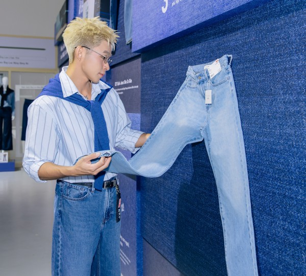 Jun Phạm, Thiên Minh phối quần jeans trẻ trung, lịch lãm