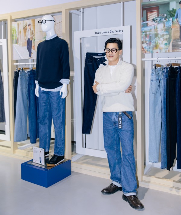 Jun Phạm, Thiên Minh phối quần jeans trẻ trung, lịch lãm