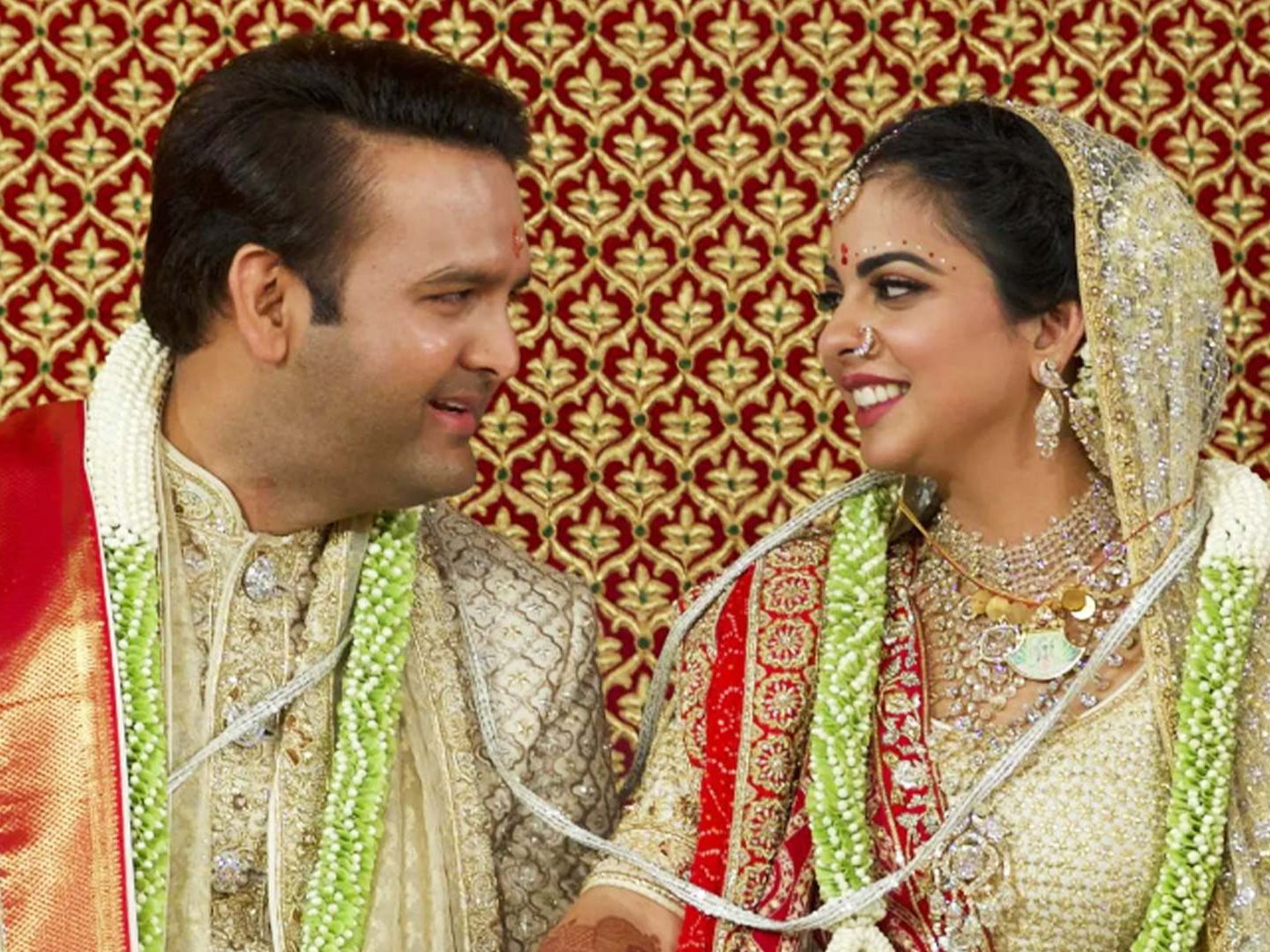 Khi lễ cưới hoá sàn diễn thời trang