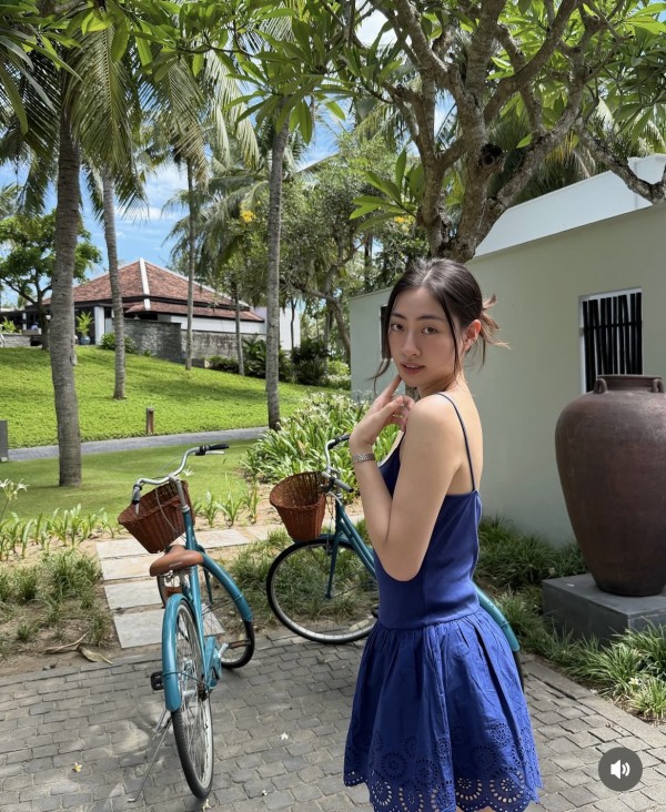 Không son phấn cầu kỳ, hoa hậu Lương Thùy Linh vẫn đẹp cuốn hút Không son phấn cầu kỳ, hoa hậu Lương Thùy Linh vẫn đẹp cuốn hút