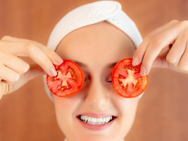 Làm đẹp từ gian bếp: Cà chua - "vị cứu tinh" của làn da
