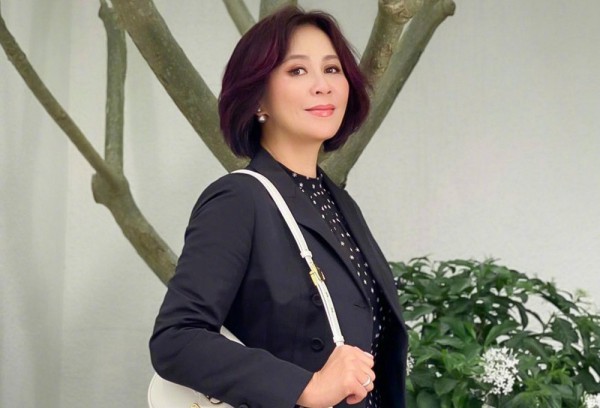 Lưu Gia Linh dáng thon ở tuổi U60 nhờ đạp xe, chạy bộ 10km mỗi ngày