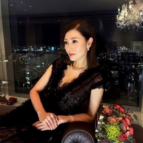 Lý Gia Hân trẻ đẹp tuổi 55 nhờ bổ sung thực phẩm giàu collagen