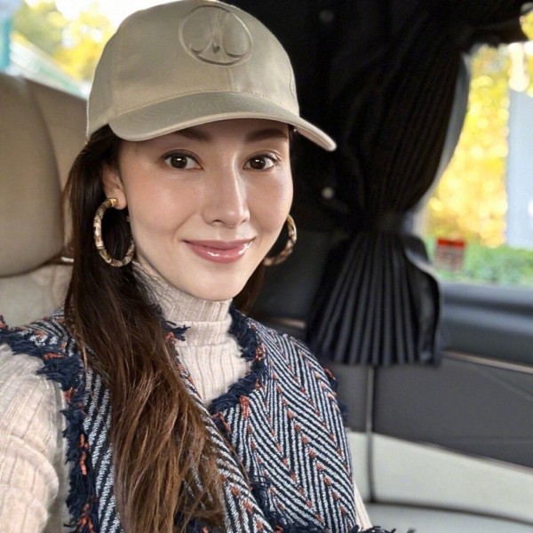 Lý Gia Hân trẻ đẹp tuổi 55 nhờ bổ sung thực phẩm giàu collagen