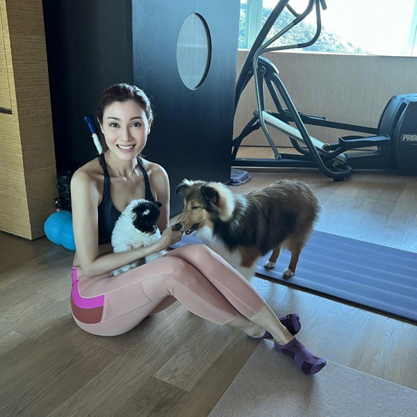 Lý Gia Hân trẻ đẹp tuổi 55 nhờ bổ sung thực phẩm giàu collagen