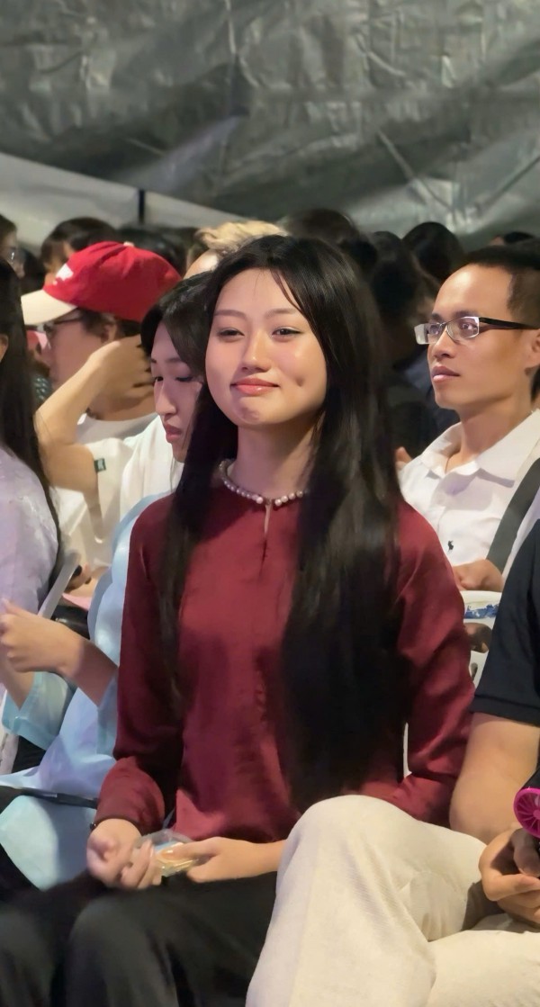 Mai Cát Vi diện bà ba, nói về điều tiếc nuối nhất ở phim sắp ra mắt Mai Cát Vi diện bà ba, nói về điều tiếc nuối nhất ở phim sắp ra mắt