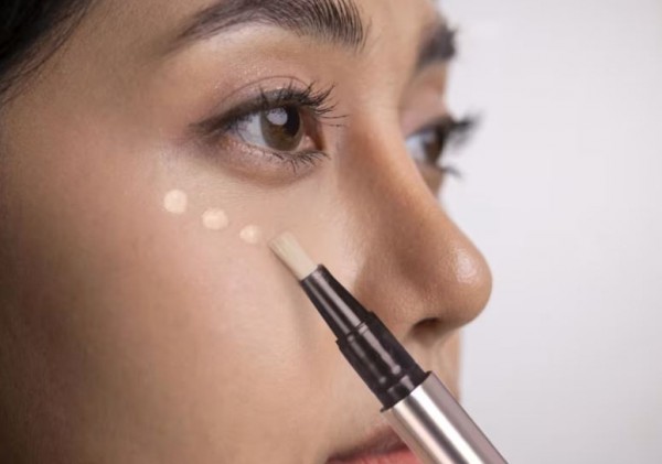 Mắt sâu - hung thần nhan sắc của phái đẹp