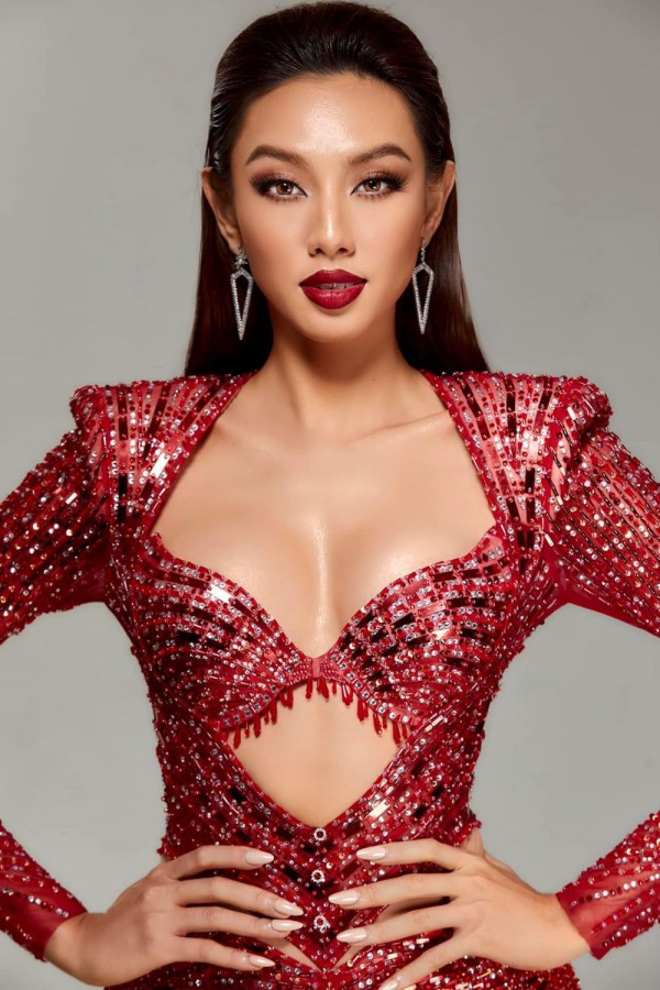 Miss Grand International: Thùy Tiên đẹp sang trọng và quyền lực với trang phục dạ hội mới
