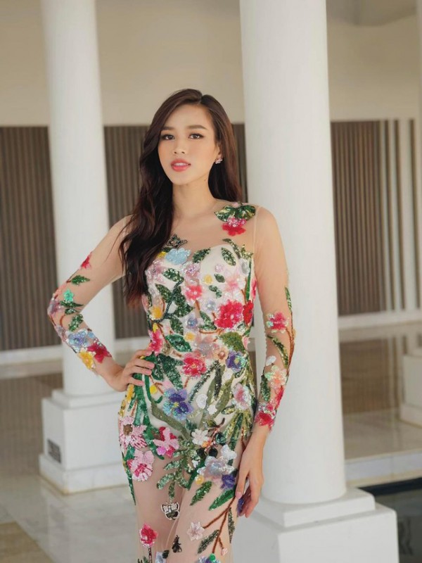 Miss World: Hoa hậu Đỗ Thị Hà đẹp lộng lẫy trong tiệc tối, sẵn sàng cho cuộc đua bình chọn