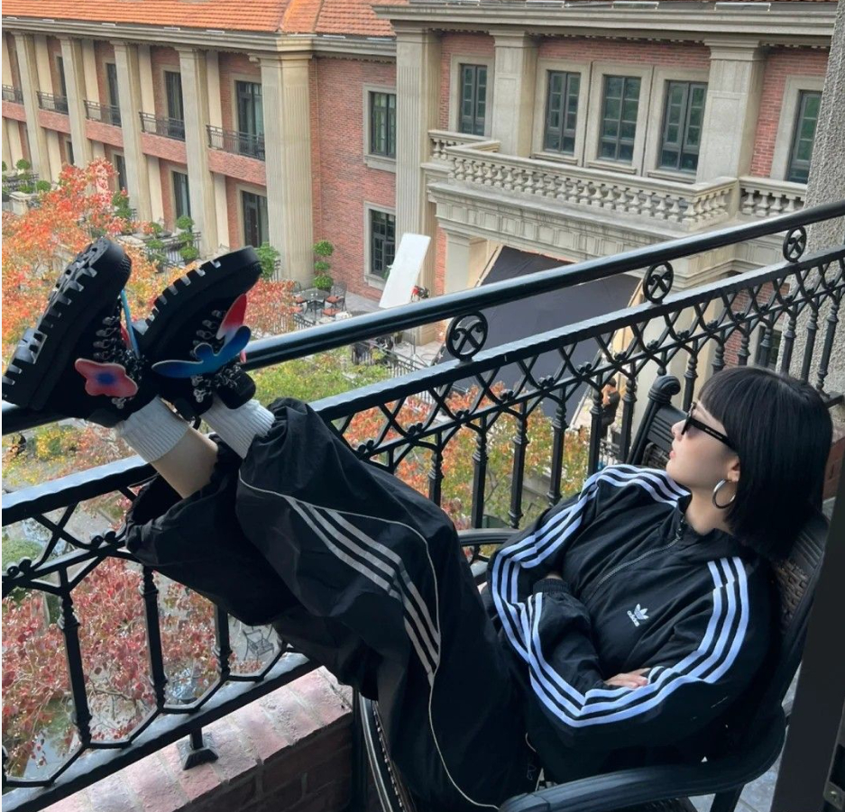 Mùa mưa mặc áo khoác gió sao cho vừa đẹp, vừa tiện? Mùa mưa mặc áo khoác gió sao cho vừa đẹp, vừa tiện?