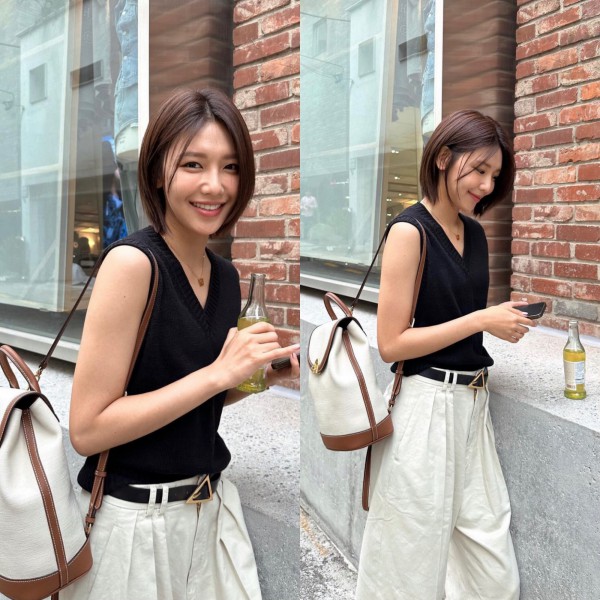 Mỹ nhân Hàn mặc đẹp ngày hè với phong cách tối giản