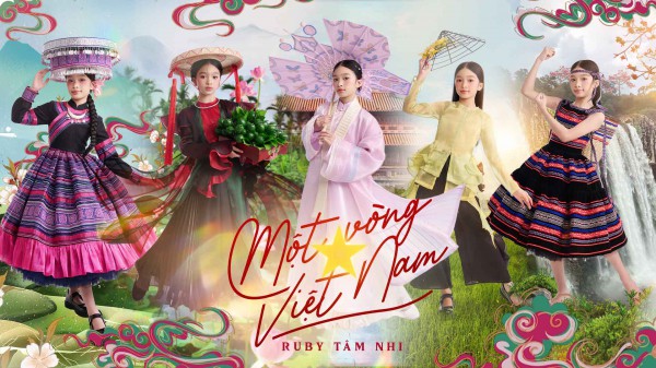 NTK Nguyễn Minh Công lan tỏa tình yêu quê hương qua thời trang NTK Nguyễn Minh Công lan tỏa tình yêu quê hương qua thời trang