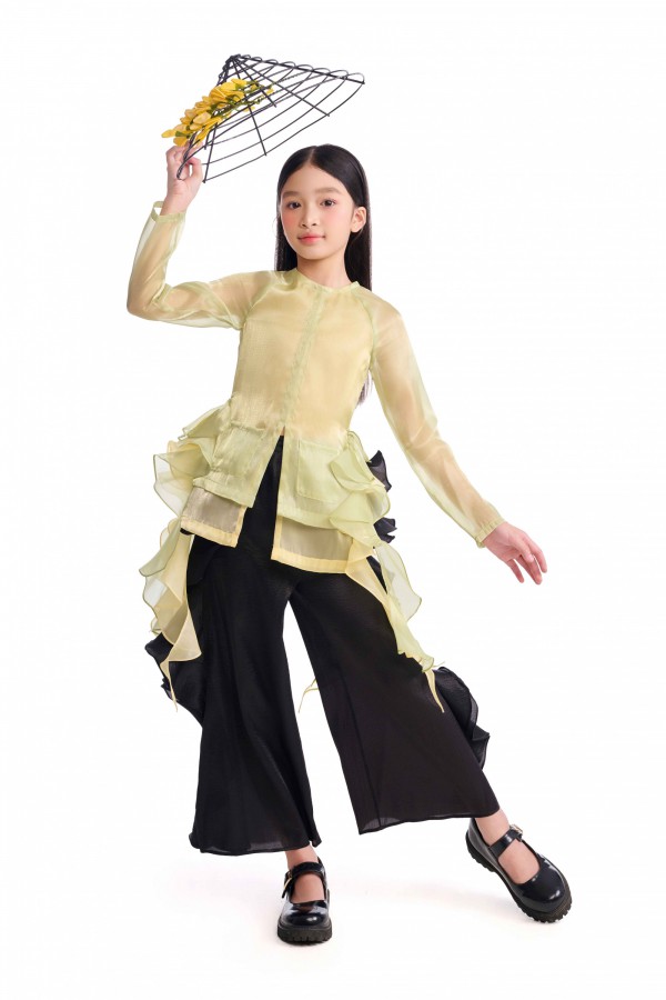 NTK Nguyễn Minh Công lan tỏa tình yêu quê hương qua thời trang