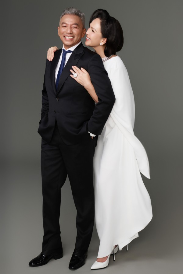 Nhan sắc Diễm My sau 32 năm hôn nhân Nhan sắc Diễm My sau 32 năm hôn nhân