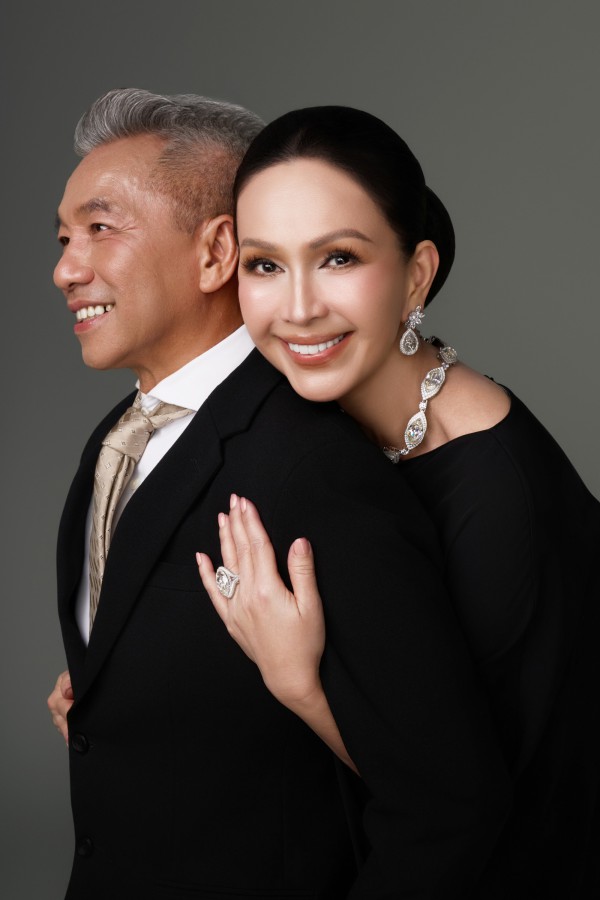 Nhan sắc Diễm My sau 32 năm hôn nhân Nhan sắc Diễm My sau 32 năm hôn nhân