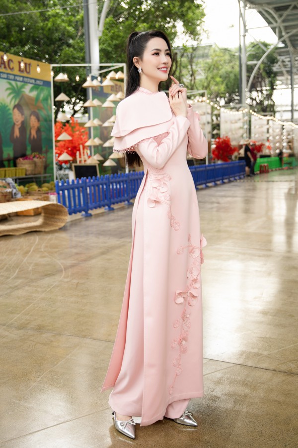 Nhan sắc Phan Thị Mơ sau 7 năm đăng quang hoa hậu