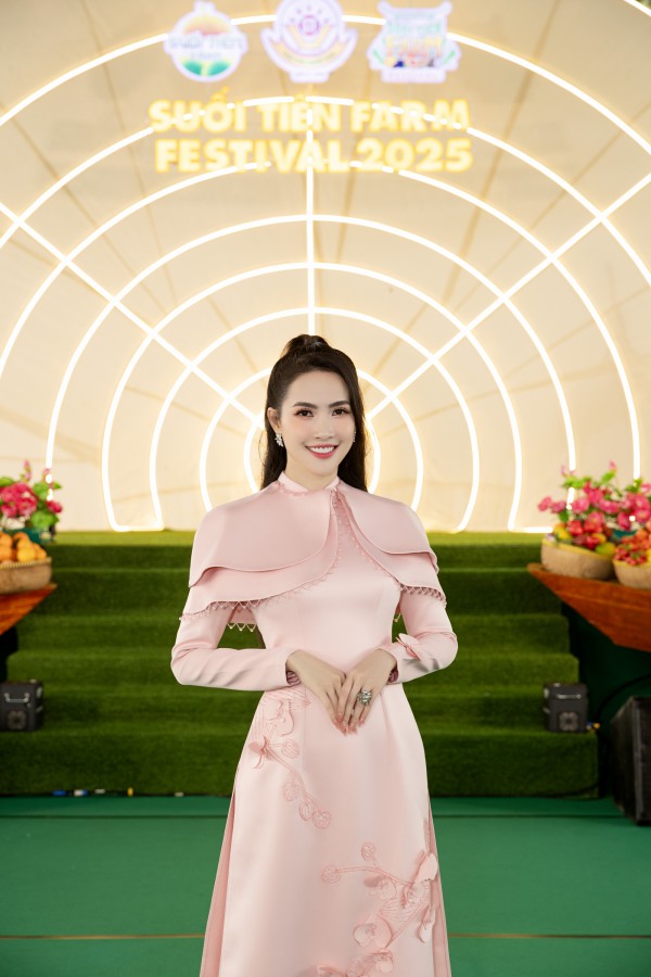 Nhan sắc Phan Thị Mơ sau 7 năm đăng quang hoa hậu