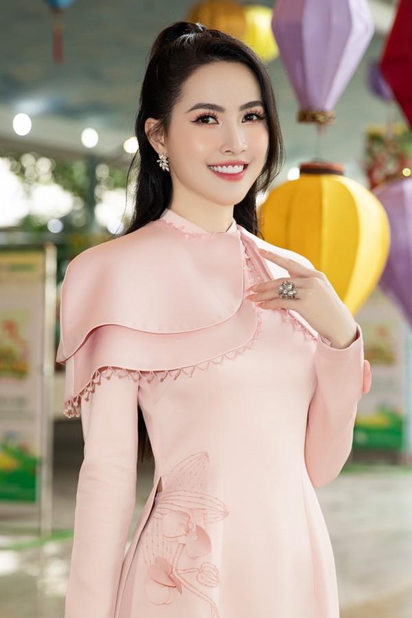 Nhan sắc Phan Thị Mơ sau 7 năm đăng quang hoa hậu