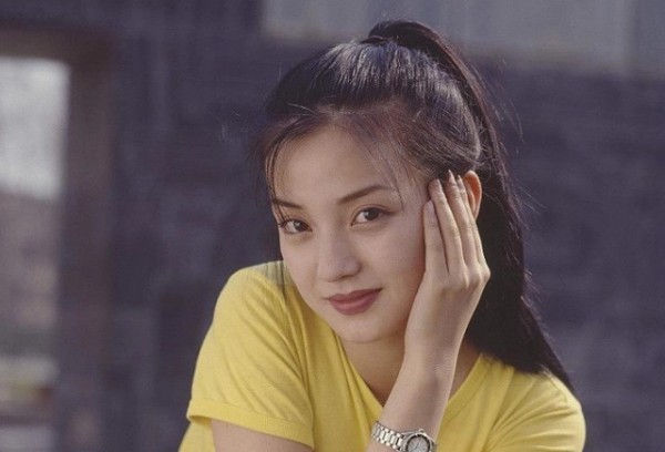 Nhan sắc Triệu Vy ngày ấy - bây giờ Nhan sắc Triệu Vy ngày ấy - bây giờ