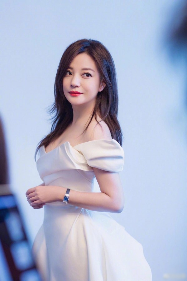 Nhan sắc Triệu Vy ngày ấy - bây giờ Nhan sắc Triệu Vy ngày ấy - bây giờ