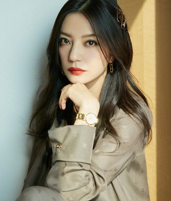 Nhan sắc Triệu Vy ngày ấy - bây giờ Nhan sắc Triệu Vy ngày ấy - bây giờ