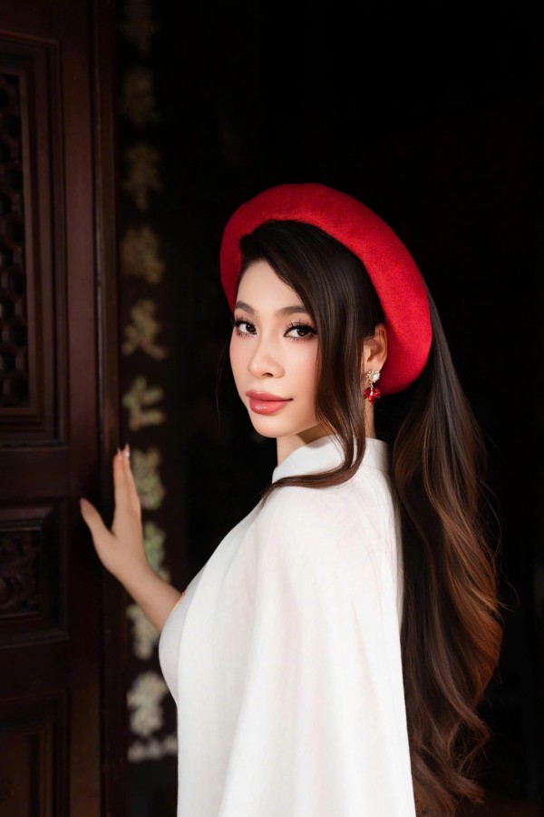 Nhan sắc con gái gen Z xinh như hoa hậu của diễn viên Lý Hương&nbsp;