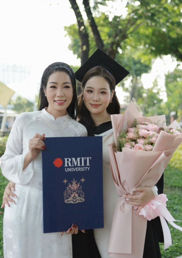 Nhan sắc con gái xinh như hoa hậu của NSND Trịnh Kim Chi&nbsp;