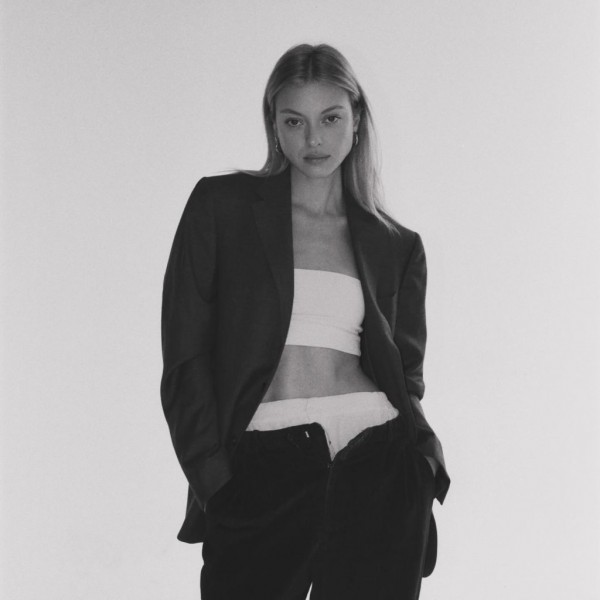 Nhan sắc tình mới kém 21 tuổi của Orlando Bloom