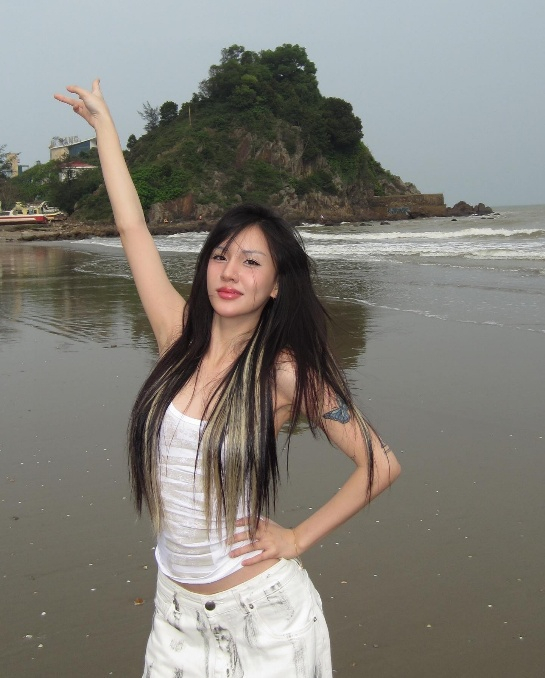 Những bản phối thường ngày giúp “búp bê Saabirose” ghi điểm trong lòng khán giả trẻ Những bản phối thường ngày giúp “búp bê Saabirose” ghi điểm trong lòng khán giả trẻ