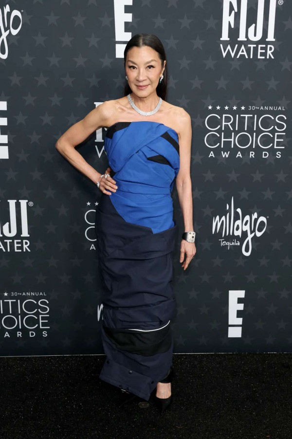 Những “bộ cánh” xấu nhất tại lễ trao giải Critics Choice Awards 2025 Những “bộ cánh” xấu nhất tại lễ trao giải Critics Choice Awards 2025