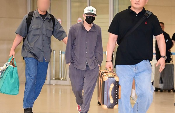 Những bộ trang phục ấn tượng nhất của G-Dragon: Biểu tượng thời trang châu Á