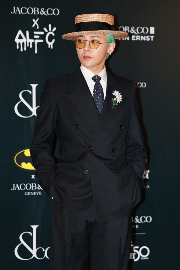 Những bộ trang phục ấn tượng nhất của G-Dragon: Biểu tượng thời trang châu Á