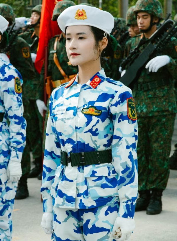 Những “bông hồng quân đội” tỏa sáng tại A80 Những “bông hồng quân đội” tỏa sáng tại A80