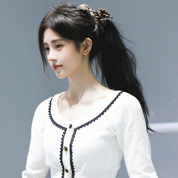 Những kiểu tóc tạo nên dấu ấn của “mỹ nhân 4.000 năm” Cúc Tịnh Y