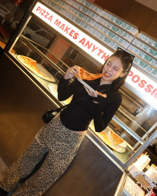 Những mẹo phối đồ cùng áo tay dài để có được bản phối "sang, xịn" Những mẹo phối đồ cùng áo tay dài để có được bản phối "sang, xịn"